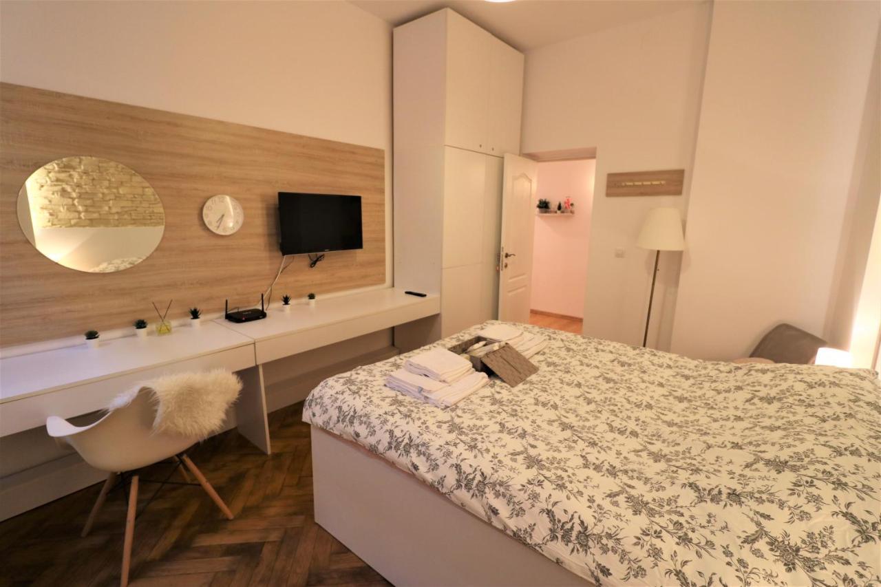 Cozy Old Town Apartment - Free Minibar بوخارست المظهر الخارجي الصورة